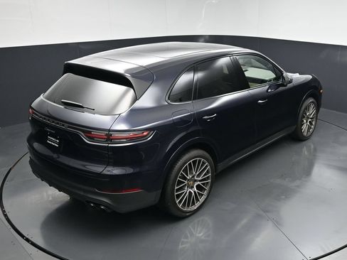 Used 2022 Porsche Cayenne AWD/4WD image 21