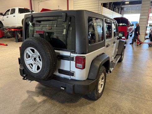 Used 2012 Jeep Wrangler Unlimited Sport AWD/4WD image 23