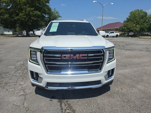 Used 2021 GMC Yukon XL SLT AWD/4WD image 2
