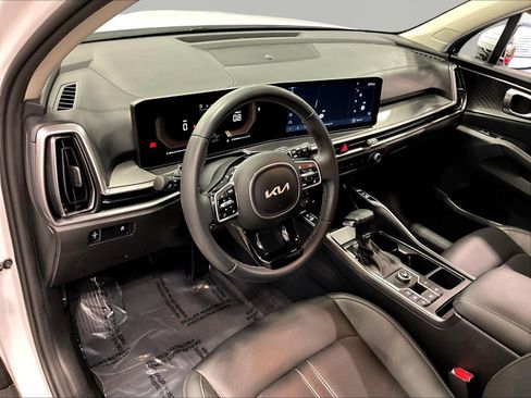 Used 2025 Kia Sorento S FWD image 17