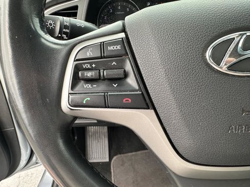 Used 2017 Hyundai Elantra Limited w/ Limited Tech Package 04 image 13