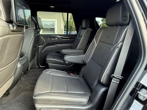 Used 2023 Cadillac Escalade Sport AWD/4WD image 13