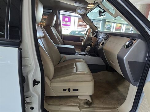Used 2014 Ford Expedition EL XLT w/ Equipment Group 202A AWD/4WD image 17