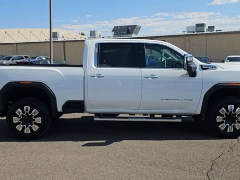 Used 2024 GMC Sierra 3500 Denali w/ Denali Reserve Package AWD/4WD image 9