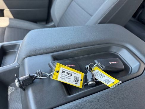 Used 2023 GMC Sierra 1500 Elevation image 30