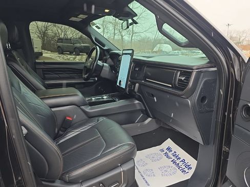 Used 2024 Ford Expedition Platinum AWD/4WD image 46