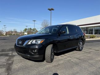 Used 2019 Nissan Pathfinder SV video 2