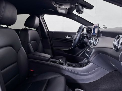 Used 2019 Mercedes-Benz GLA 250 4MATIC image 6