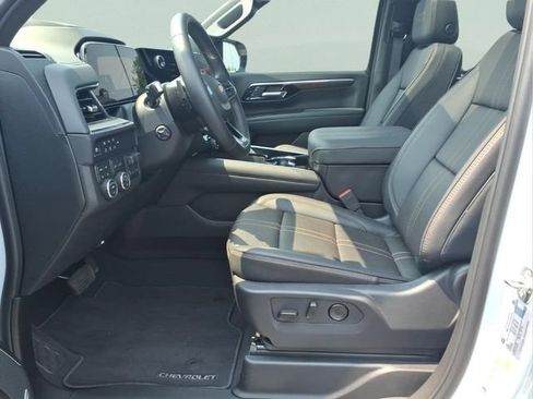 Used 2026 Chevrolet Suburban High Country AWD/4WD image 19