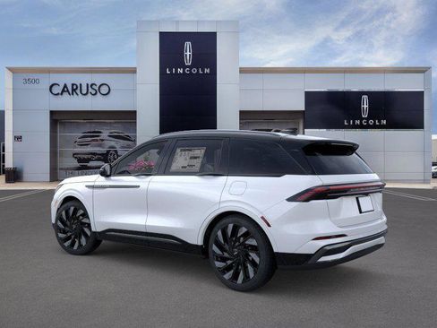 New 2026 Lincoln Nautilus Reserve w/ Jet Appearance Package image 4