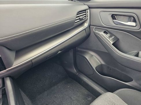 Used 2026 Nissan Rogue SV FWD image 26