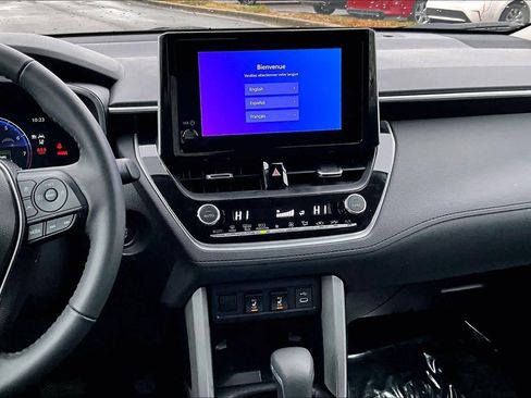Used 2025 Toyota Corolla Cross XLE image 6
