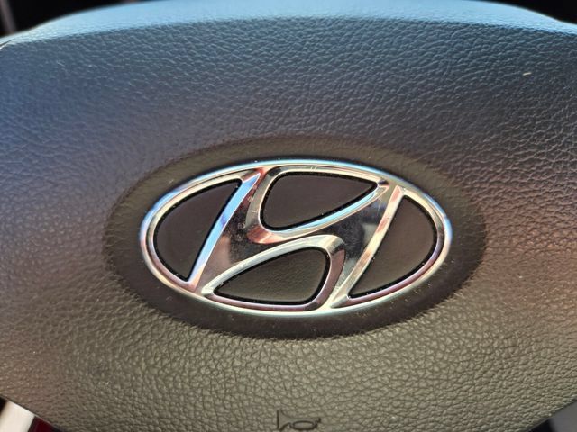 Used 2022 Hyundai Venue SEL FWD image 32