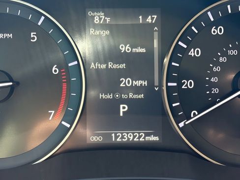 Used 2016 Lexus ES 350 w/ Luxury Package w/Wood Trim FWD image 25
