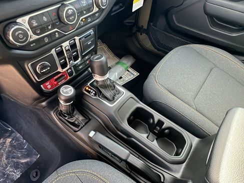 New 2026 Jeep Gladiator Sport image 25