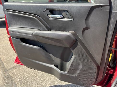 Used 2023 Chevrolet Colorado LT w/ LT Convenience Package II AWD/4WD image 11