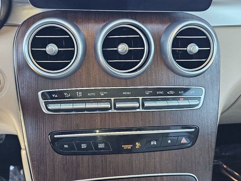 Used 2020 Mercedes-Benz GLC 300 image 29