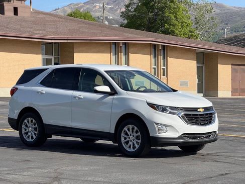 Used 2018 Chevrolet Equinox LT image 3