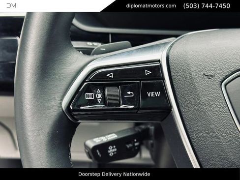 Used 2024 Audi Q8 e-tron Prestige AWD/4WD image 30
