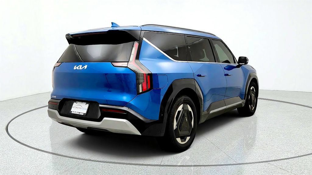 Used 2024 Kia EV9 Land AWD/4WD image 5