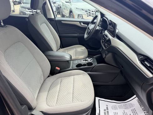 Used 2021 Ford Escape SE FWD image 21