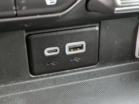 Used 2023 Chevrolet Suburban LT image 20