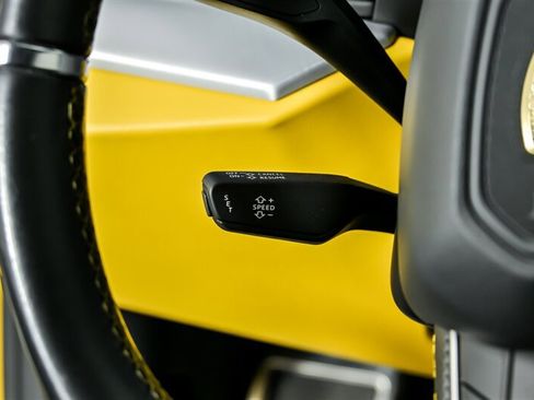 Used 2019 Lamborghini Urus AWD/4WD image 24