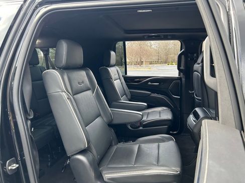 Used 2023 Cadillac Escalade ESV Premium Luxury image 48