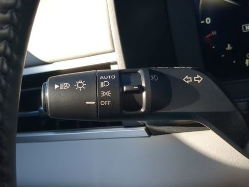 New 2025 Mitsubishi Outlander SE image 32