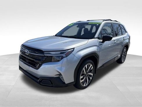 Certified 2025 Subaru Forester Touring AWD/4WD image 8