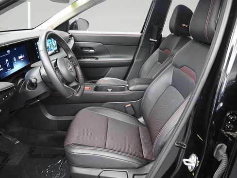 Certified 2026 Nissan Kicks SR w/ SR Premium Package FWD image 9