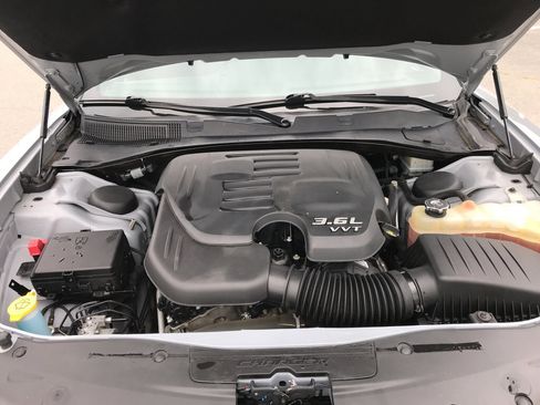 Used 2022 Dodge Charger SXT w/ Blacktop Package image 17