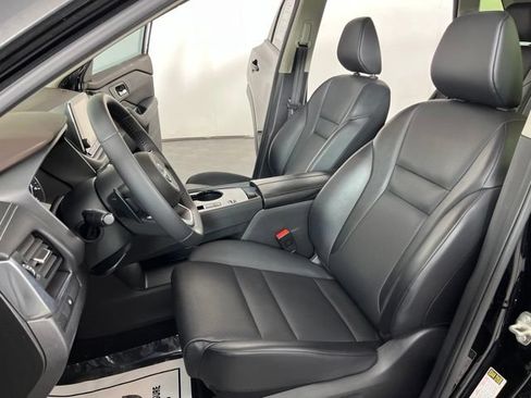 Used 2023 Nissan Rogue SV w/ SV Premium B Package FWD image 20