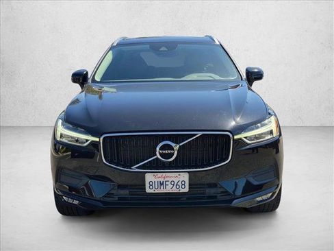 Used 2021 Volvo XC60 T5 Momentum w/ Premium Package AWD/4WD image 2