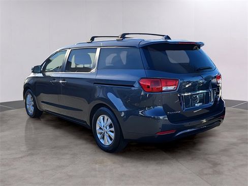 Used 2016 Kia Sedona LX w/ LX Convenience Package image 6