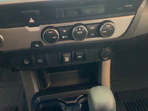 Used 2023 Toyota Tacoma SR5 w/ Technology Package RWD image 18