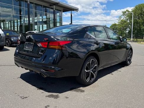 Used 2023 Nissan Altima 2.5 SR AWD/4WD image 7