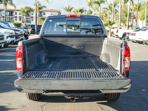 Used 2015 Nissan Frontier SV RWD image 23
