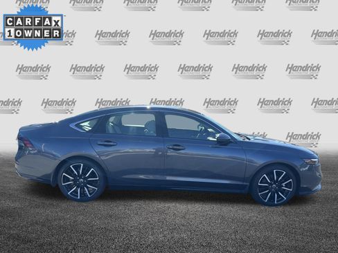 Used 2023 Honda Accord Touring image 11