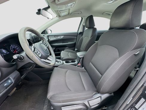 Used 2019 Kia Forte LXS FWD image 13