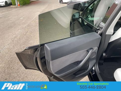 Used 2023 Tesla Model Y Long Range image 39