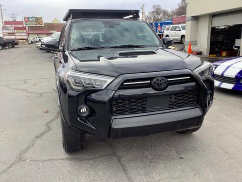Used 2021 Toyota 4Runner Venture w/ Moonroof Package image 18