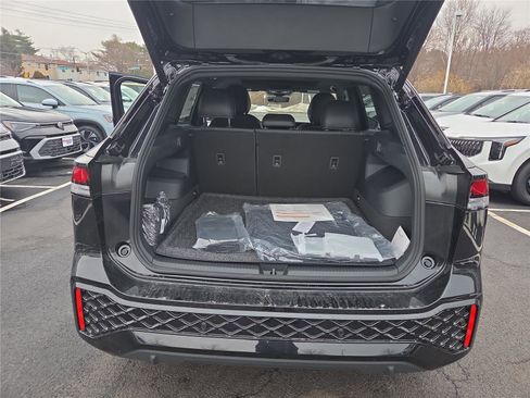 New 2026 Volkswagen Tiguan SE R-Line image 5