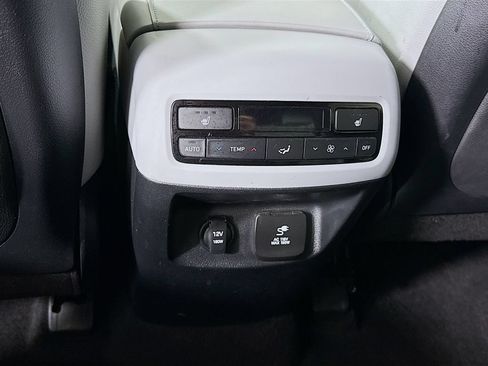 Used 2022 Hyundai Palisade SEL w/ 8P Bench Seat Package AWD/4WD image 29