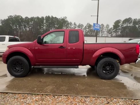 Used 2016 Nissan Frontier SV image 3