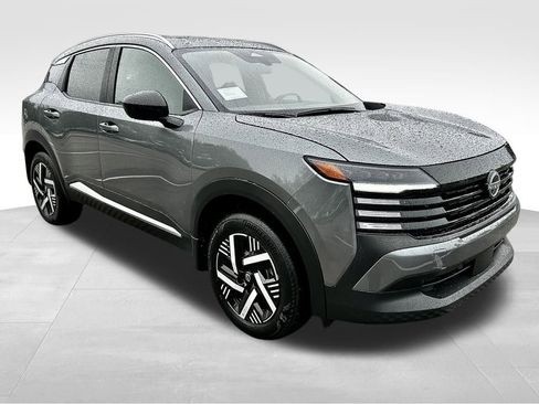 New 2026 Nissan Kicks SV w/ SV Premium Package image 3