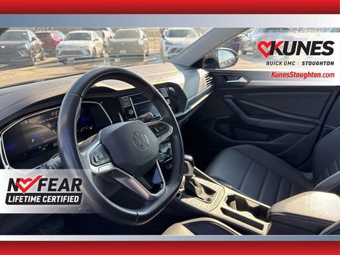 Used 2024 Volkswagen Jetta SE FWD image 22
