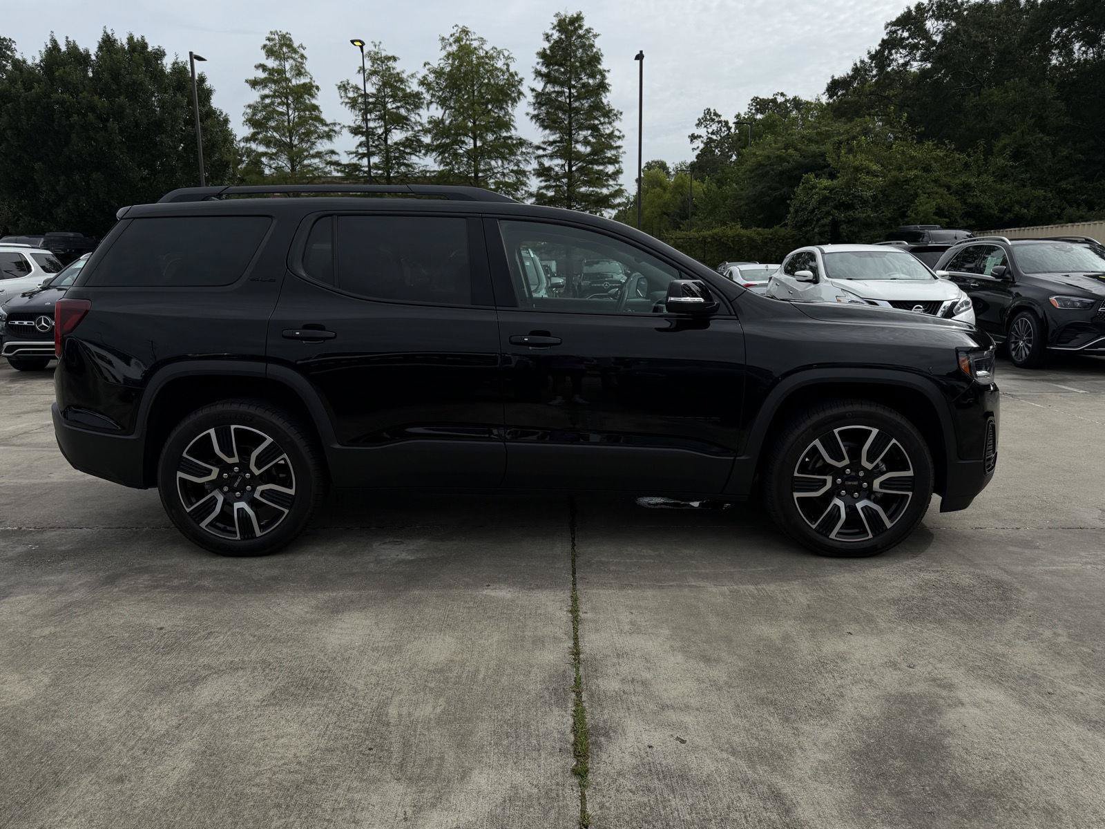 Used 2021 GMC Acadia SLE w/ Driver Convenience Package FWD image 27