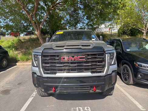 Used 2024 GMC Sierra 2500 AT4X AWD/4WD image 2