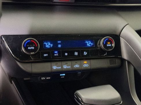 Used 2025 Hyundai Elantra Sport FWD image 18